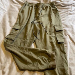 Green windsor pants